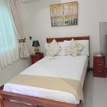 Ocean Breeze Resort Toledo Buitenkant foto