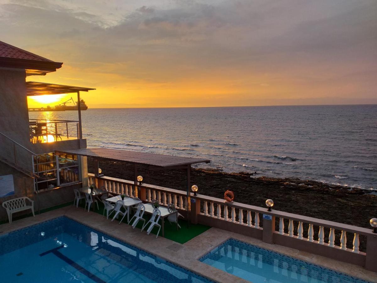 Ocean Breeze Resort Toledo Buitenkant foto