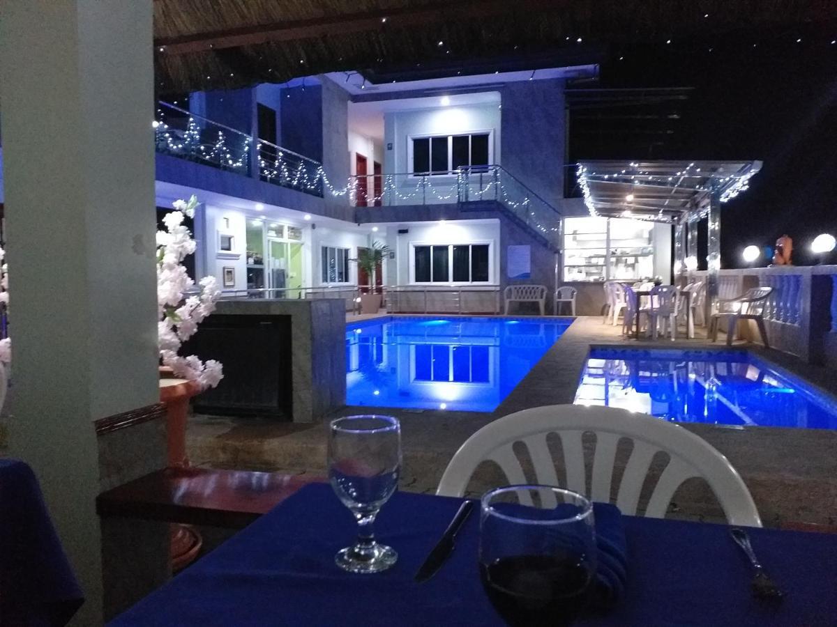 Ocean Breeze Resort Toledo Buitenkant foto