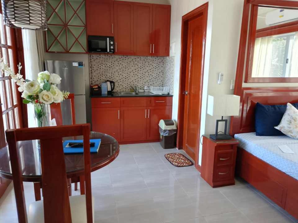 Ocean Breeze Resort Toledo Buitenkant foto