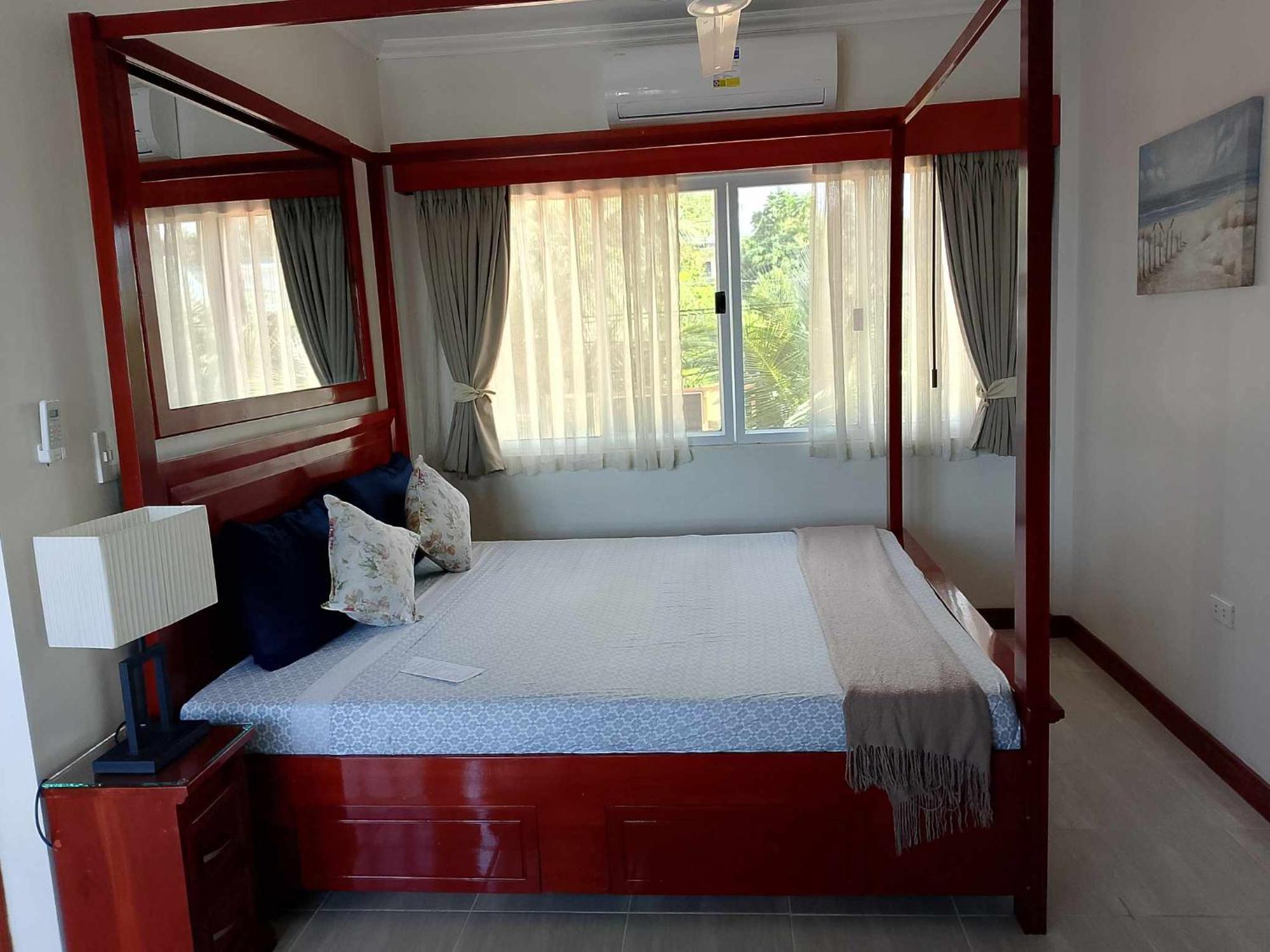 Ocean Breeze Resort Toledo Buitenkant foto