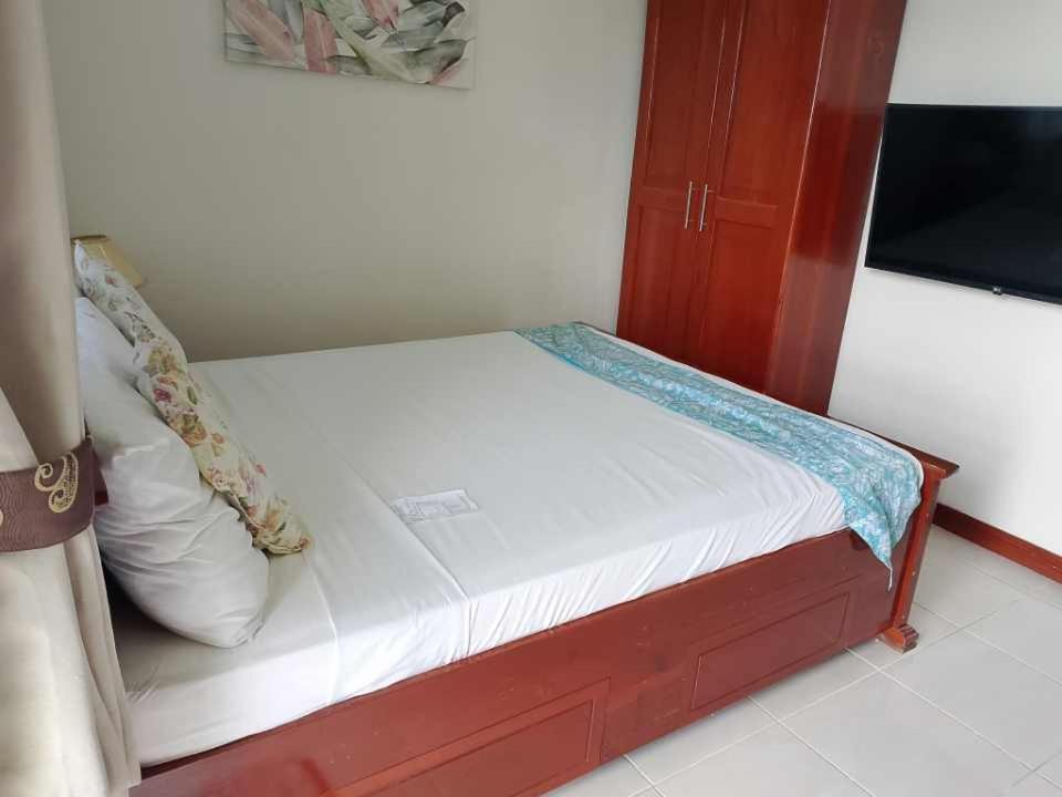 Ocean Breeze Resort Toledo Buitenkant foto