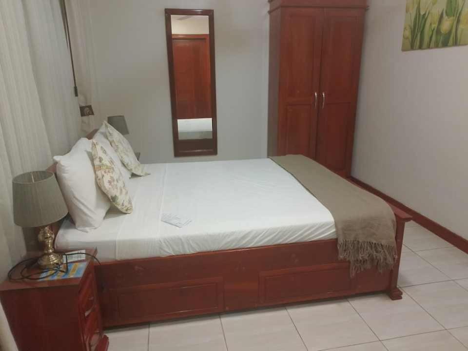 Ocean Breeze Resort Toledo Buitenkant foto