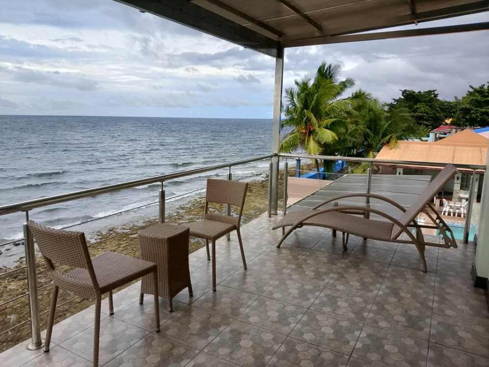 Ocean Breeze Resort Toledo Buitenkant foto