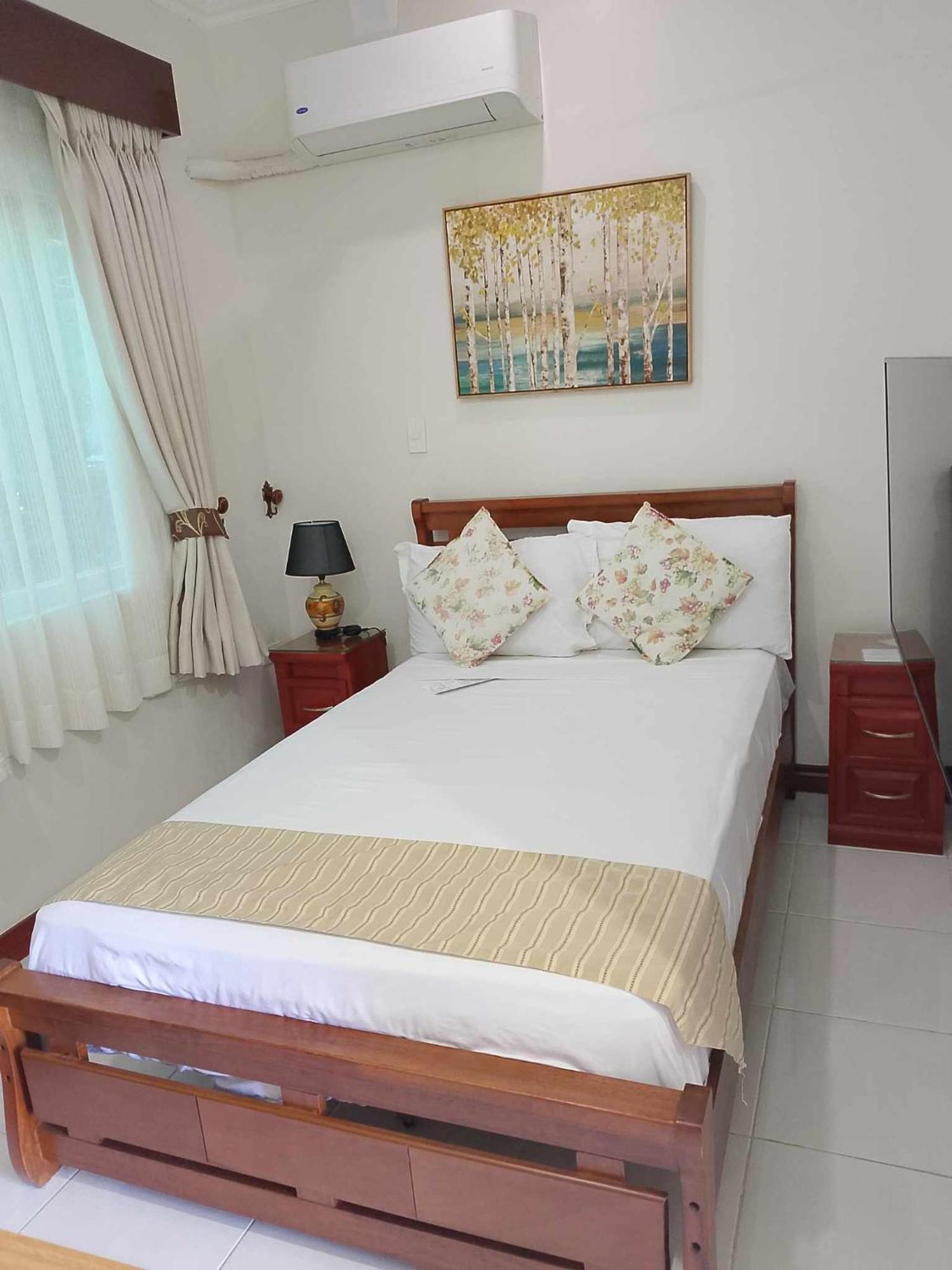 Ocean Breeze Resort Toledo Buitenkant foto