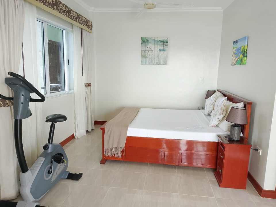 Ocean Breeze Resort Toledo Buitenkant foto