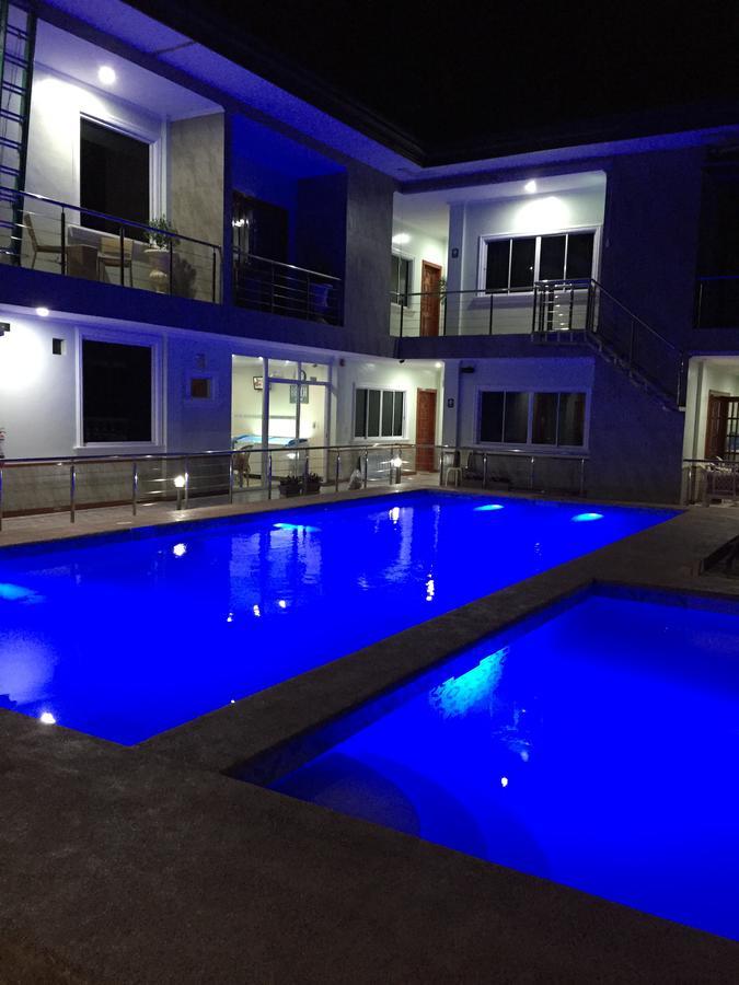 Ocean Breeze Resort Toledo Buitenkant foto
